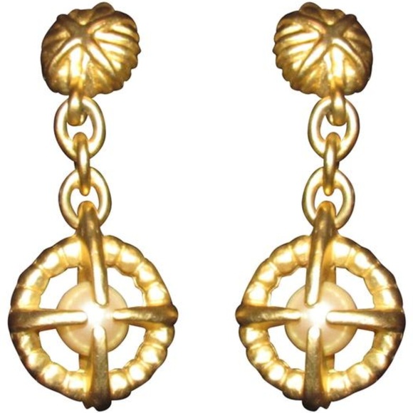 SALE-Givenchy Brushed Gold with Large Pearls Earrings - Picture 2 of 8